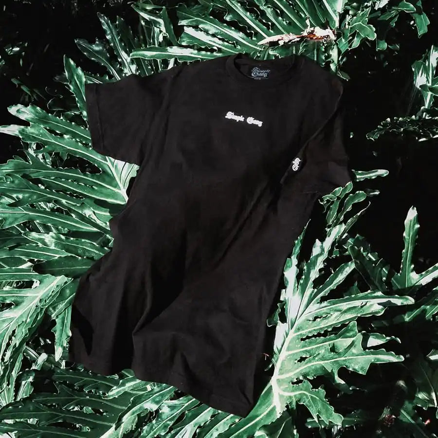 SimpleTee_negro_bordado_content