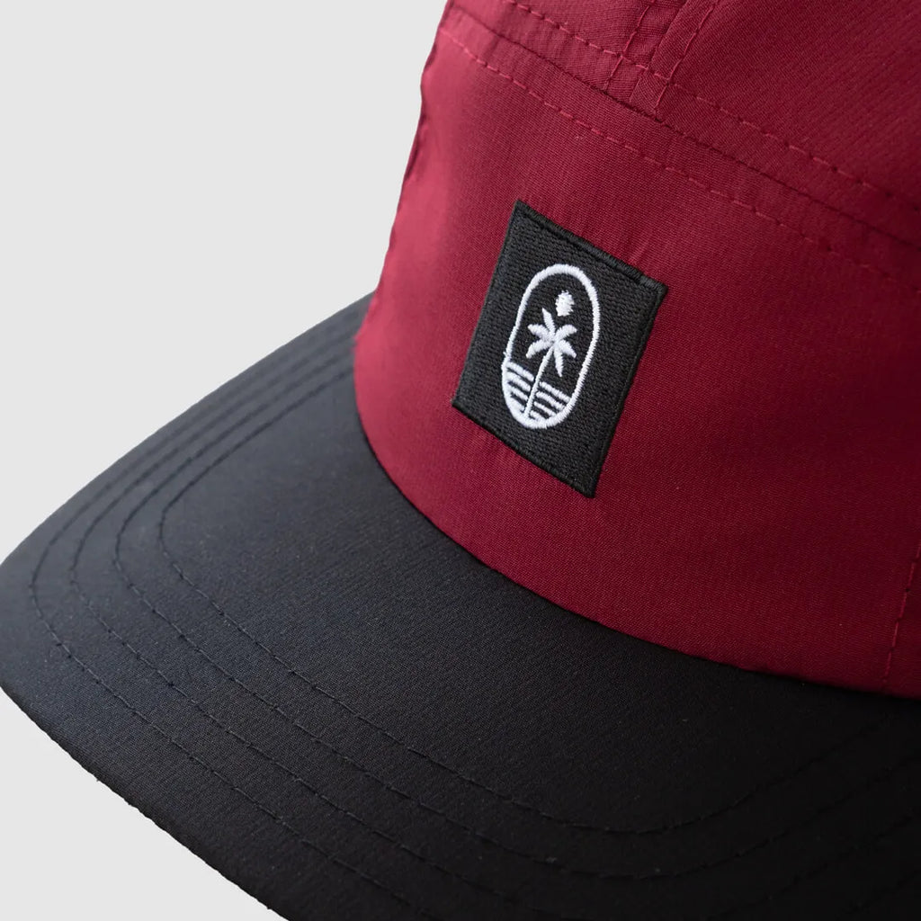 caribefijo_runnerhat_curved_crimsonblack_detail