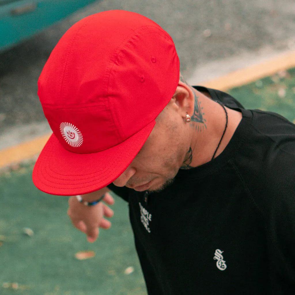 RR_runnerhat_klk_red_detail